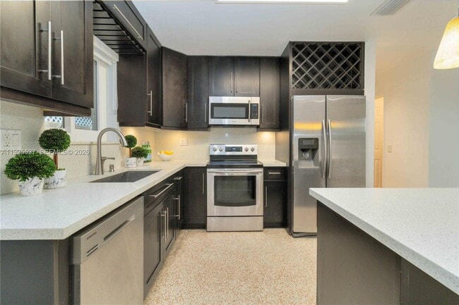 Foto del edificio - 2401 SW 31st Ave