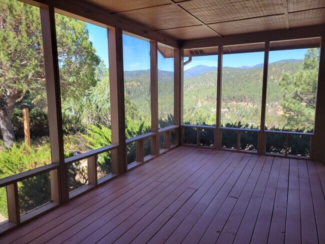 Building Photo - 2 br, 2 bath House - 141 Davis Drive (976)