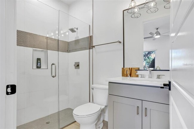 Foto del edificio - 212 E Pineloch Ave