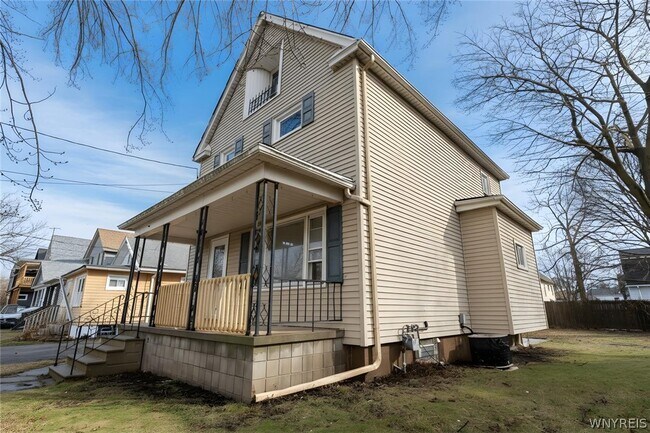 Building Photo - 609 22nd St