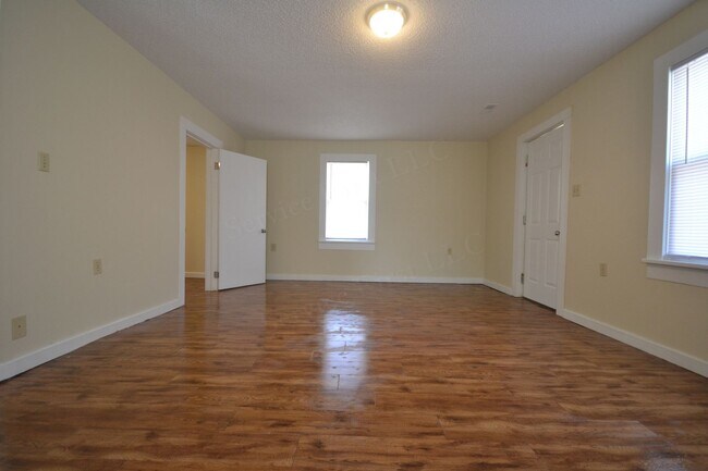 Foto del edificio - 3 Bed 2 Bath Home in Bolivar! Call Quick!