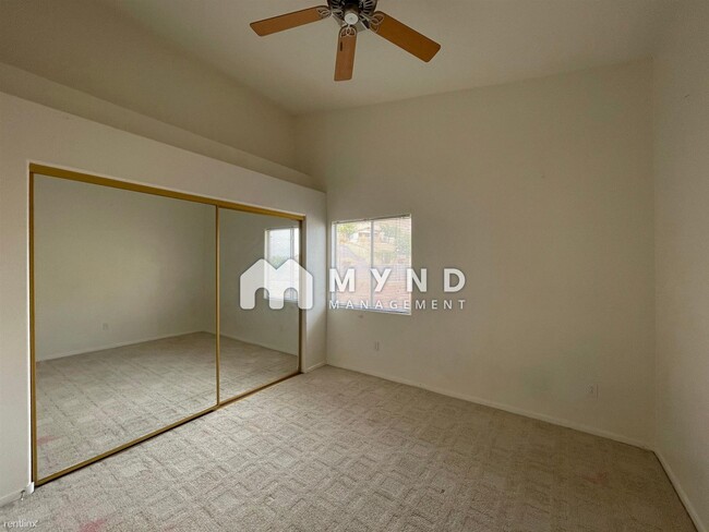 Building Photo - 2110 Los Feliz St