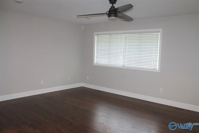 Building Photo - 509 Carter Dr