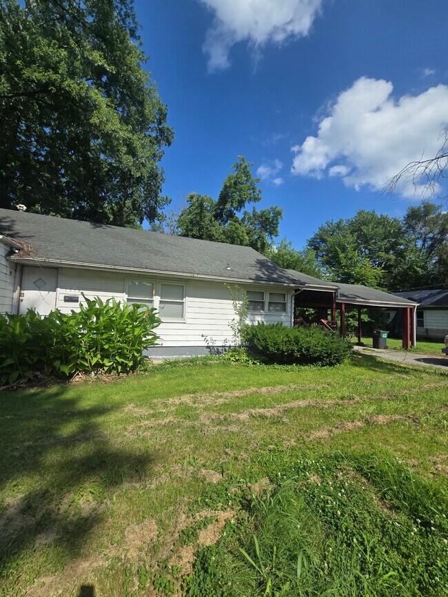 Building Photo - 1312 N 51st St