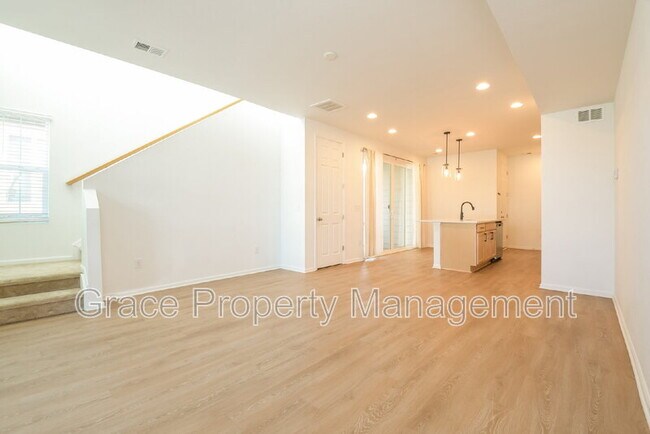 Foto del edificio - 9681 Truckee St