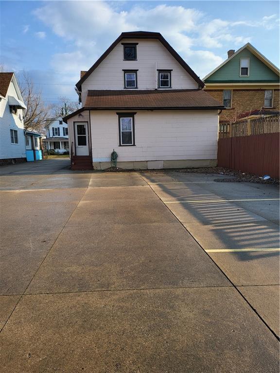Building Photo - 340 E 25th St