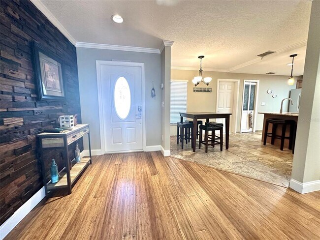 Foto del edificio - 14622 Pinecrest Dr