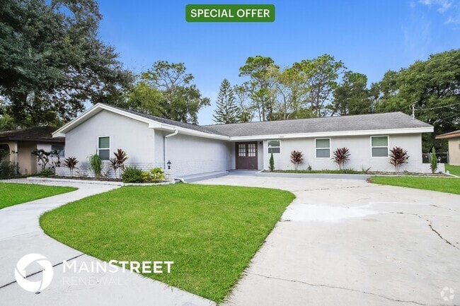 Building Photo - 1005 Park Dr