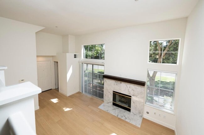 Building Photo - 356 Meridian Dr