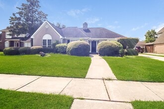 Building Photo - 2303 Prestwick Dr
