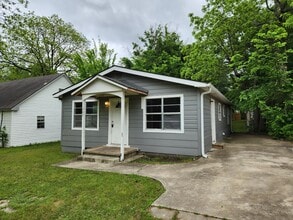 Building Photo - 507 19th St