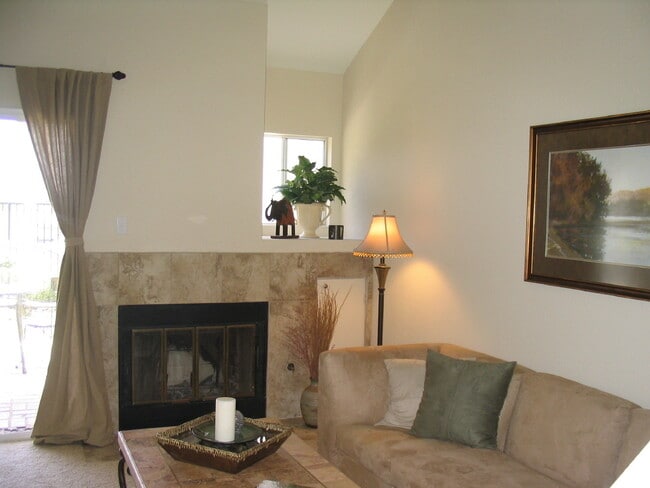 Building Photo - 27377 Paseo Laguna