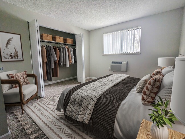 2 habitaciones, 1 baño - Dormitorio principal (Aspen) - Lamar Village Apartments