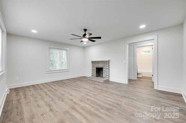 Foto del edificio - 3113 Monroe Way