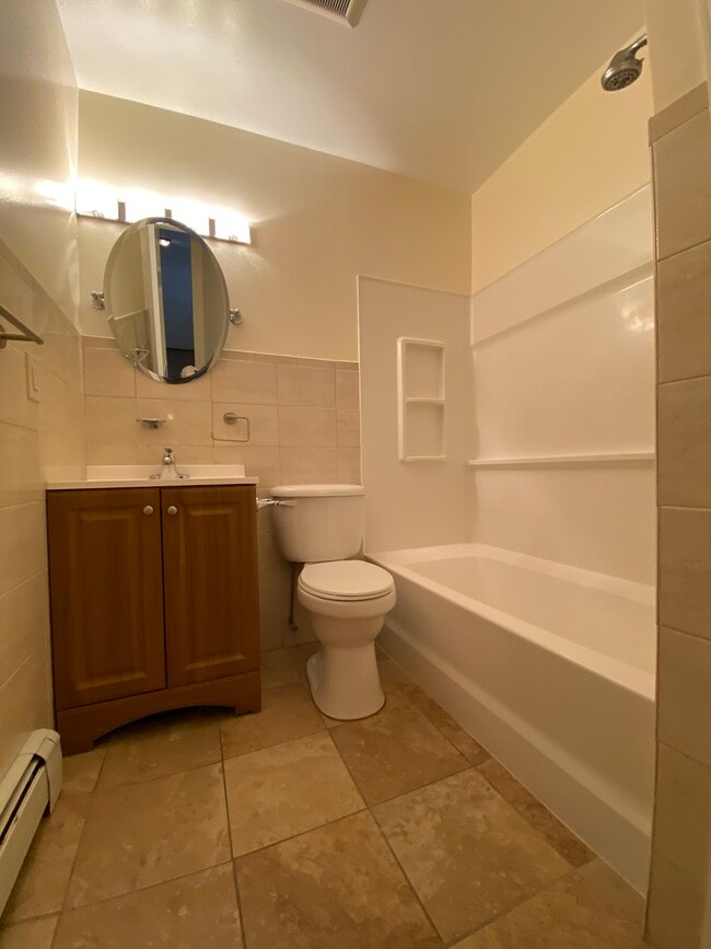 Full Bath - 86 Madison Ave