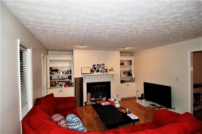Foto del edificio - 808 Park Ridge Cir