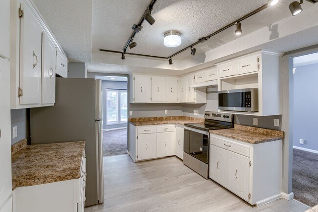Foto del edificio - Spacious 5 Bedroom In Harvey Oaks With 2 A...