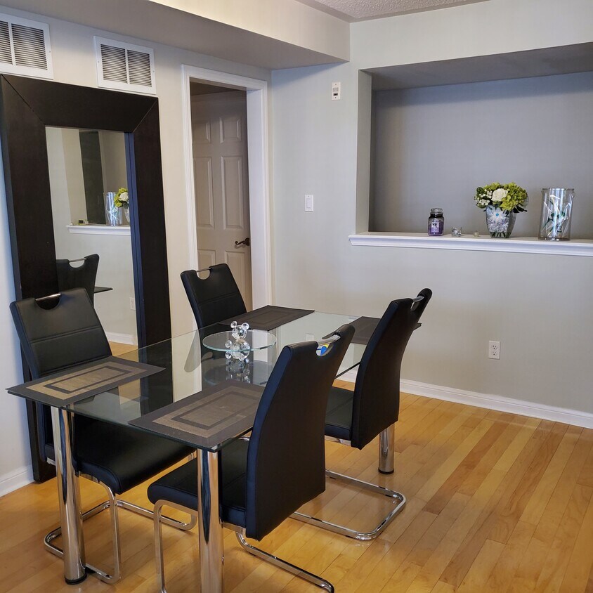 Building Photo - 784 Neighbourhood Cir