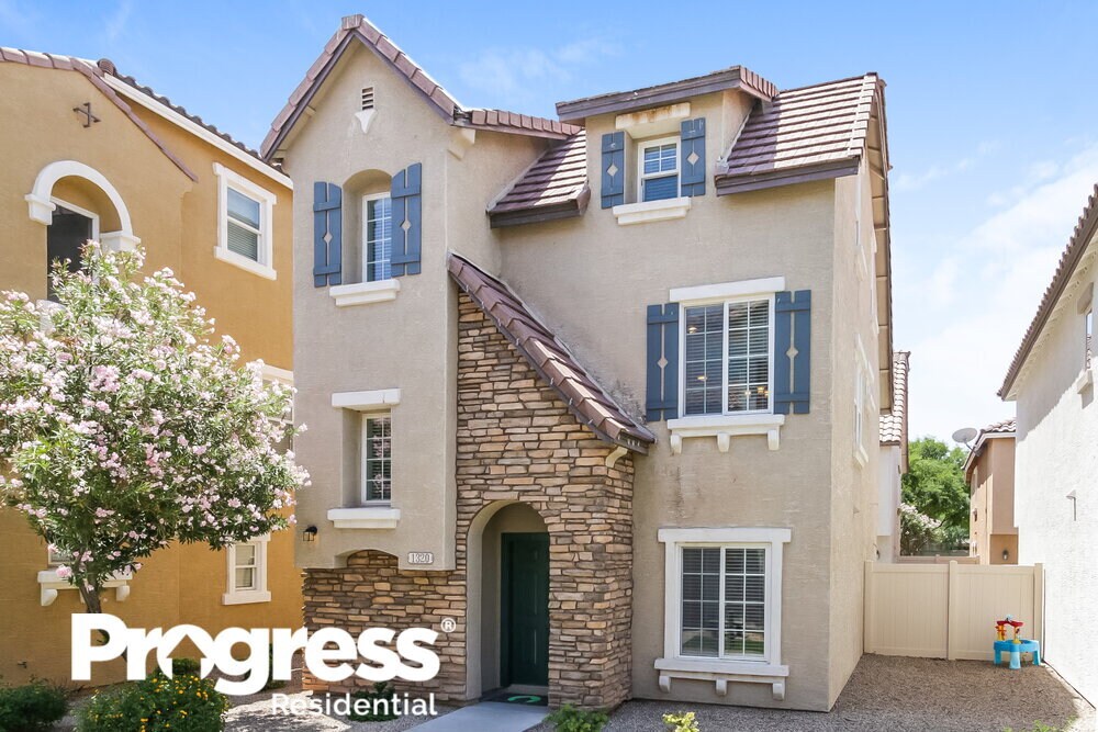Primary Photo - 1320 S Owl Dr