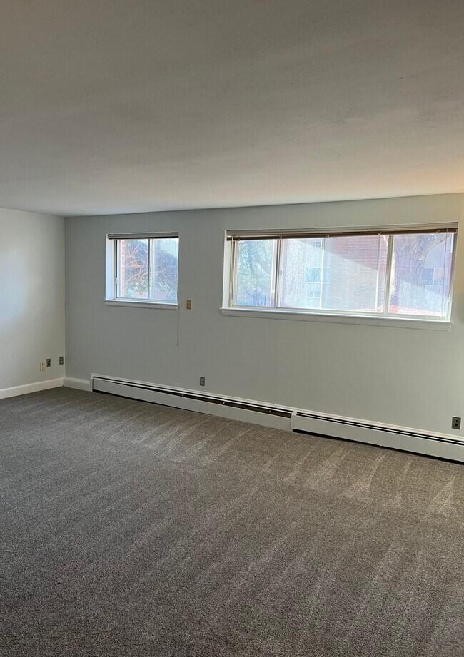 Living room - 14 Longwood Dr