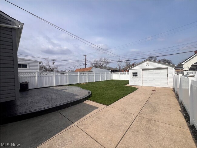 Foto del edificio - 3006 Torrington Ave