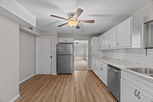 Building Photo - 201 Sadonia Ave