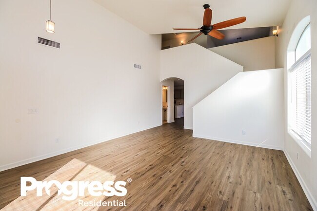 Foto del edificio - 920 Mountain View Rd