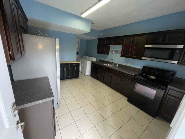 Building Photo - 160 Arcadia Cir NW