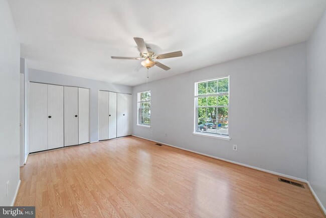 Foto del edificio - 7767 Hiawatha Ln