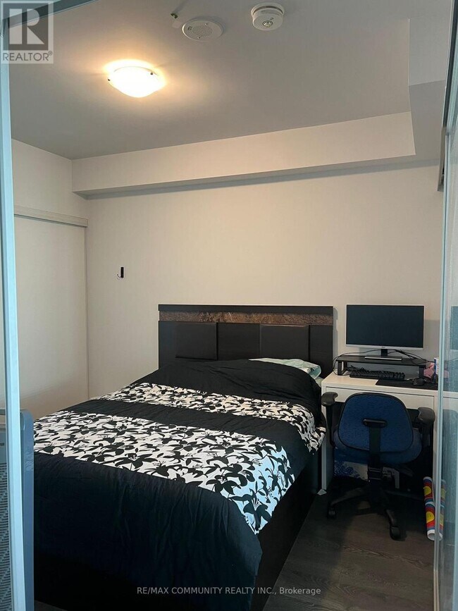 Photo du bâtiment - 2550 Simcoe St N