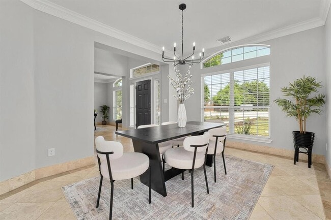 Building Photo - 6611 Yaupon Dr
