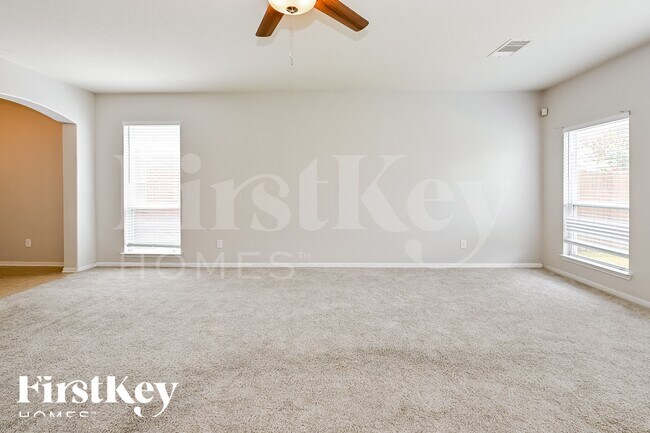 Foto del edificio - 4207 Old Arbor Way