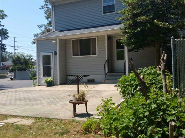 Primary Photo - 551 Rosevale Ave