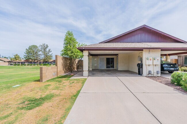 Building Photo - Two Bedroom / Two Bath / Solar / 2 Car Car...