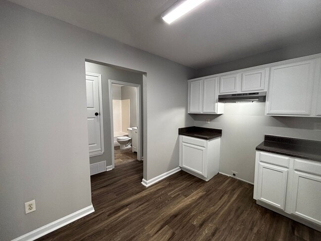 Foto del edificio - 7149 Charlton Way