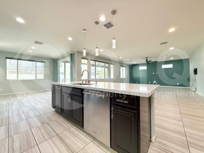 Building Photo - 261 E Wisteria Dr