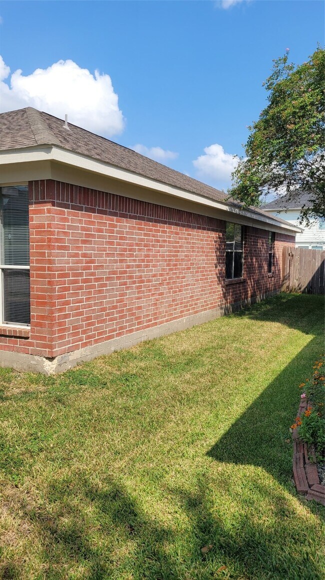 Foto del edificio - 7211 Foxwalk Ln