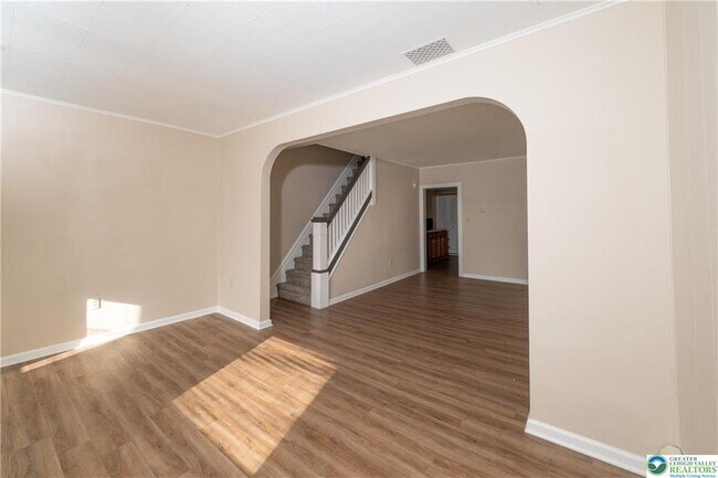 Building Photo - 2409 S 5th St