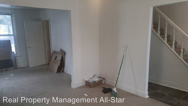 Building Photo - 16 Lincoln Ave