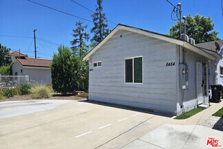 Building Photo - 8454 Zelzah Ave