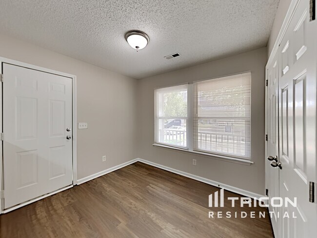 Building Photo - 5114 Darby Dr