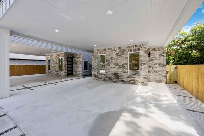Building Photo - 5328 Wenda St