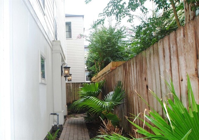 Building Photo - 230 Detering St