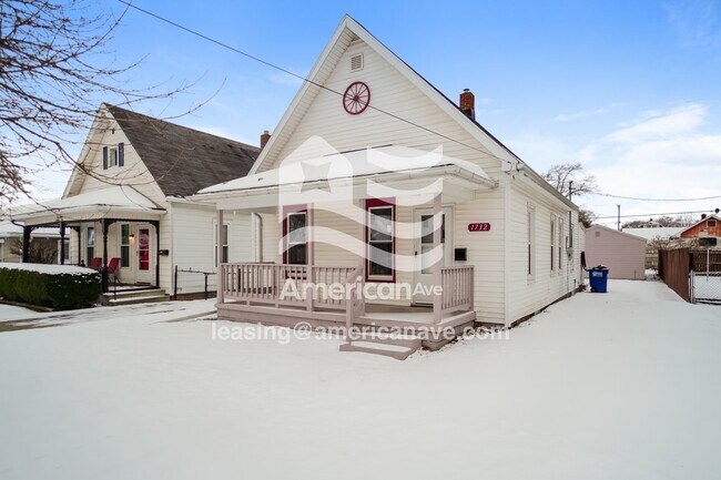 Building Photo - 1732 Pool St