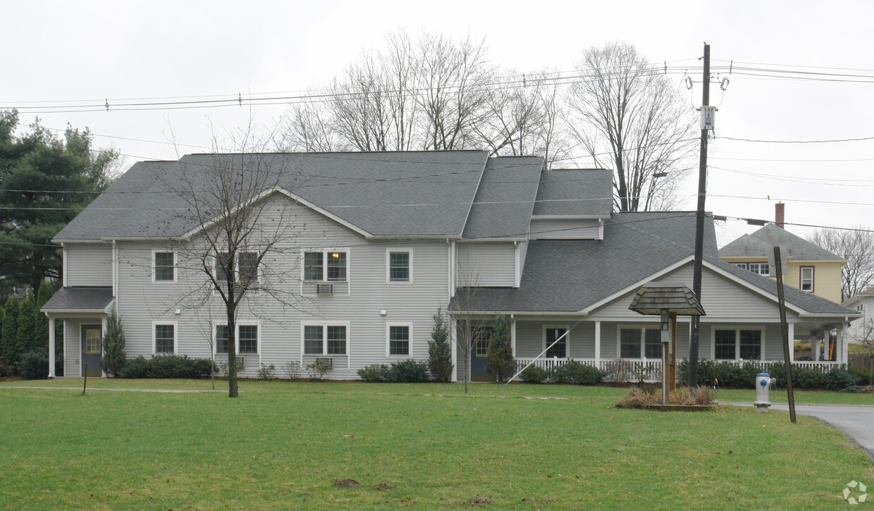 Primary Photo - Fellows Town Apartments