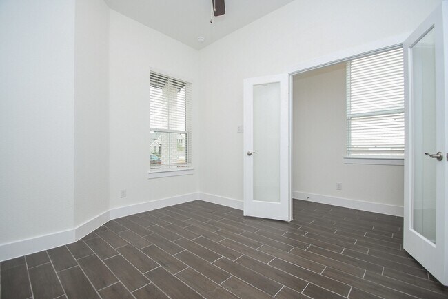 Building Photo - 2823 Sunrise Fld Ln