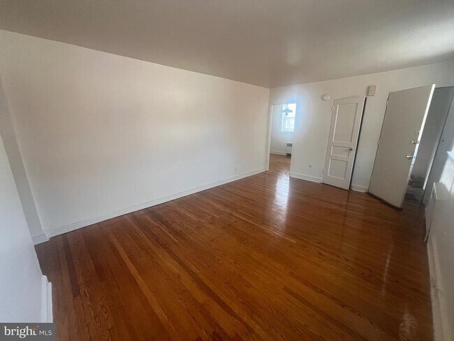 Foto del edificio - 6846 Marshall Rd