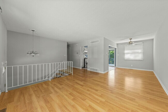 Building Photo - 224 Monterey Dr