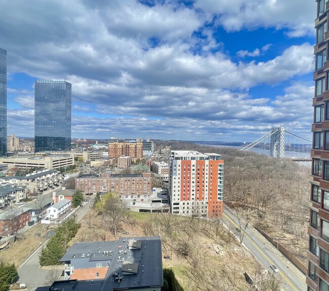 Foto del edificio - 100 Old Palisade Rd