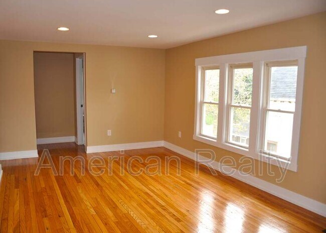 Foto del edificio - 55 Fuller Ave NE